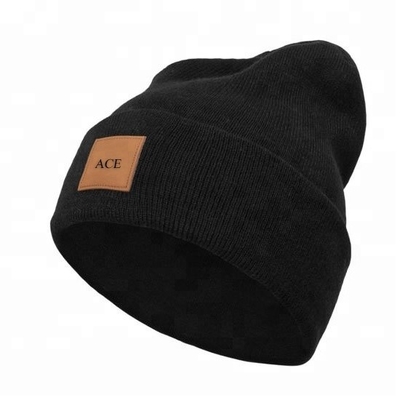Les chapeaux simples confortables de calotte de Knit avec la correction en cuir ont adapté la taille/couleur aux besoins du client