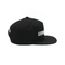 Logo brodé blanc de fermeture de bord de chapeaux plats noirs en plastique de Snapback