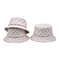 La relaxation et frais, à la mode pour le coton ont adapté le chapeau aux besoins du client de pêche de seau
