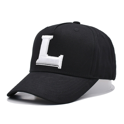 Casquette de base-ball sur mesure brodée avec coutures renforcées couronne de profil et sangle réglable