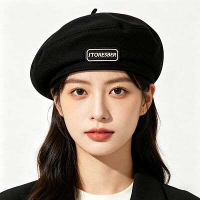 Chapeau classique en béret noir avec haute durabilité, soins uniquement à la main, mélange de laine douce avec étiquette et polyvalence pour toutes les saisons