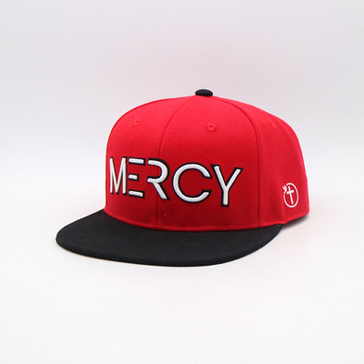 Le panneau 100% de dos droit de bord de sergé de coton de chapeaux plats de Snapback 3D a brodé le modèle de lettre unisexe