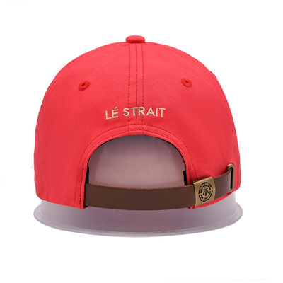 3D a brodé le chapeau de papa de bracelet en cuir de casquettes de baseball le rouge adulte qu'unisexe de taille adaptent le logo aux besoins du client