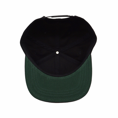 Le chapeau plat unisexe de Snapback de bord a gravé l'ODM en refief en plastique de boucle de modèle