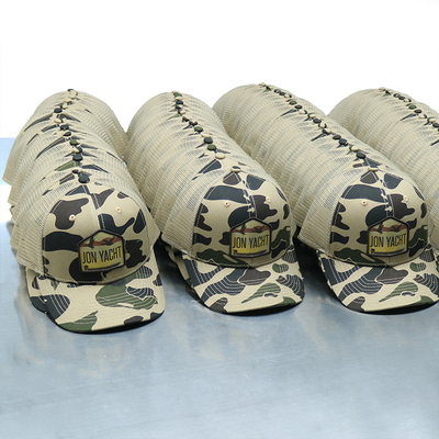 Gorra fait sur commande camouflent le logo fait sur commande de chapeaux tactiques de camionneur de Mesh Trucker Cap Curved Brim