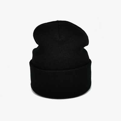 Adapté aux besoins du client tricotez le matériel acrylique de polyester de modèle de Beanie Hats With Embroidery Blank