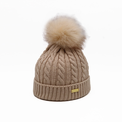 Chapeaux de bonnet en tricot unisexe de broderie dans le chapeau chaud doux de pompon de tricot de câble blanc