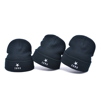 Le polyester 58CM d'OEM tricotent le logo de Beanie Hats With Custom Embroidery