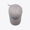 La casquette de baseball blanche de panneau du coton 6 a renforcé des coutures avec le logo fait sur commande de broderie