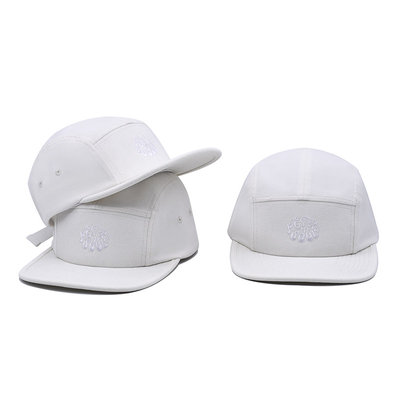 Chapeau à bord plat à 5 panneaux avec protection solaire à la mode et chapeau de sport réglable pour l'été