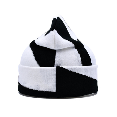 Modèle de broderie Chapeaux à bonnet personnalisés pour la saison hivernale et le confort