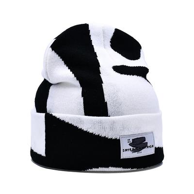 Modèle de broderie Chapeaux à bonnet personnalisés pour la saison hivernale et le confort