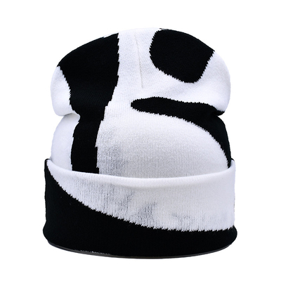Modèle de broderie Chapeaux à bonnet personnalisés pour la saison hivernale et le confort