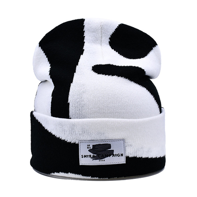 Modèle de broderie Chapeaux à bonnet personnalisés pour la saison hivernale et le confort