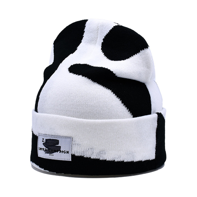 Modèle de broderie Chapeaux à bonnet personnalisés pour la saison hivernale et le confort