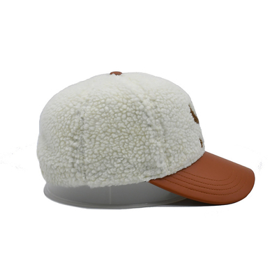 Chapeau de base-ball brodé pour tous les âges Logo de broderie de serviette Visor en cuir et écharpe