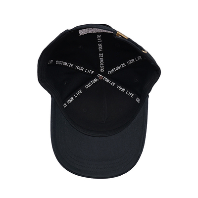 Une casquette de base-ball sur mesure avec bande de coton et fermeture réglable