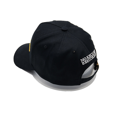 Une casquette de base-ball sur mesure avec bande de coton et fermeture réglable