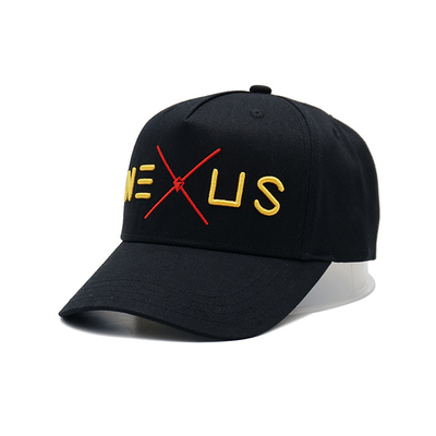 Une casquette de base-ball sur mesure avec bande de coton et fermeture réglable