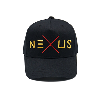 Une casquette de base-ball sur mesure avec bande de coton et fermeture réglable
