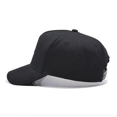 Casquette de base-ball sur mesure brodée avec coutures renforcées couronne de profil et sangle réglable