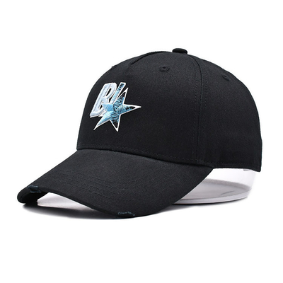 Une casquette de baseball brodée avec une boucle métallique personnalisée peut remplacer votre logo