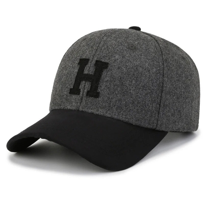 Une casquette de baseball à 6 panneaux confortable et durable pour vos clients