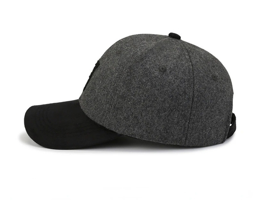 Une casquette de baseball à 6 panneaux confortable et durable pour vos clients