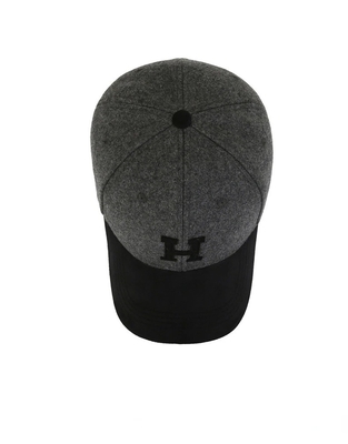 Une casquette de baseball à 6 panneaux confortable et durable pour vos clients