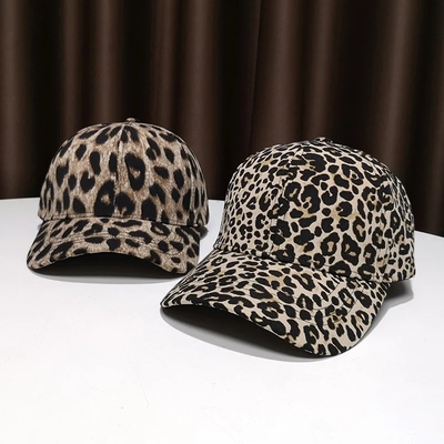 Une casquette de baseball à 6 panneaux confortable et durable pour vos clients