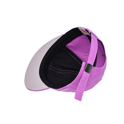 Cap en rose 6 panneaux personnalisé avec visor plat et logo broderie 3D