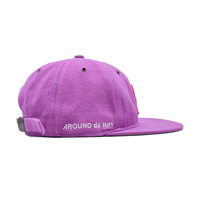 Cap en rose 6 panneaux personnalisé avec visor plat et logo broderie 3D