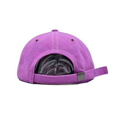 Cap en rose 6 panneaux personnalisé avec visor plat et logo broderie 3D