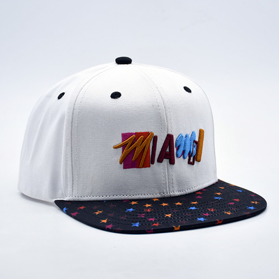 New Fashion Hip Hop Outdoor Sport 3D Puff Snapback Cap Logo brodé personnalisé de haute qualité Hommes Femmes Snapback à bord plat