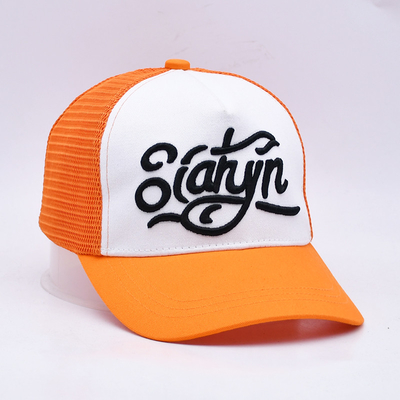 Unisexe 5 Panneau Trucker Cap personnalisé 3d brodé bord courbe satinée bordée chapeaux à dos en maille orange