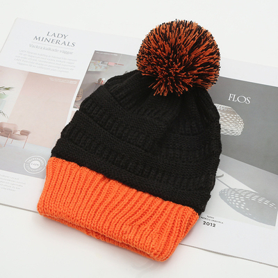 Chapeau d'automne et d'hiver à l'allure des bonnets tricotés Skully à la mode chaud avec pompom Pelle pom pom pom pour femmes Double couleur bonnet de mode