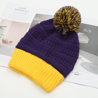 Chapeau d'automne et d'hiver à l'allure des bonnets tricotés Skully à la mode chaud avec pompom Pelle pom pom pom pour femmes Double couleur bonnet de mode