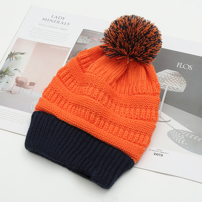 Chapeau d'automne et d'hiver à l'allure des bonnets tricotés Skully à la mode chaud avec pompom Pelle pom pom pom pour femmes Double couleur bonnet de mode
