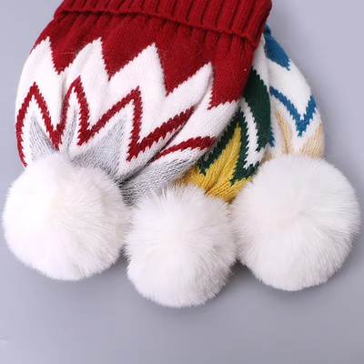 Des bonnets brodés personnalisés, en tricot d'hiver, à rayures, à motifs, chauds, doux, pompeux, puff, imprimés