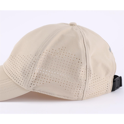 Vente en gros de chapeaux de baseball à 6 panneaux unisexe laser perforé étanche à l'eau chapeau de golf chapeau de sport en maille