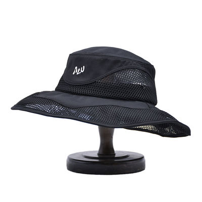 Chapeau de plongée à large bordure