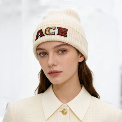 Chapeau à bonnet en laine personnalisable offrant une isolation naturelle et un look classique parfait pour les collections d'hiver