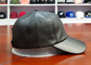 Le tissu en cuir de haute qualité gravent le chapeau en refief de bord de courbe de Logo Custom Velcro Closure Baseball