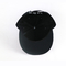 Logo plat de lettre de broderie des chapeaux 3D de Snapback de bord de noir en plastique de boucle