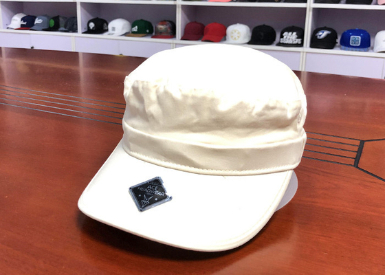 Le chapeau militaire de cadet de courbe pour l'occasion occasionnelle avec conçoivent en fonction du client